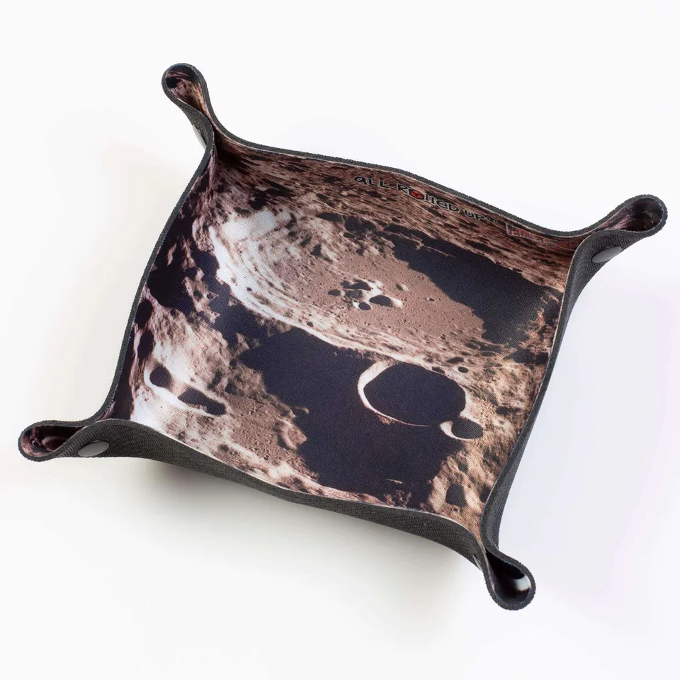 All Rolled Up Lunar Sepia skládací neoprenový dice tray