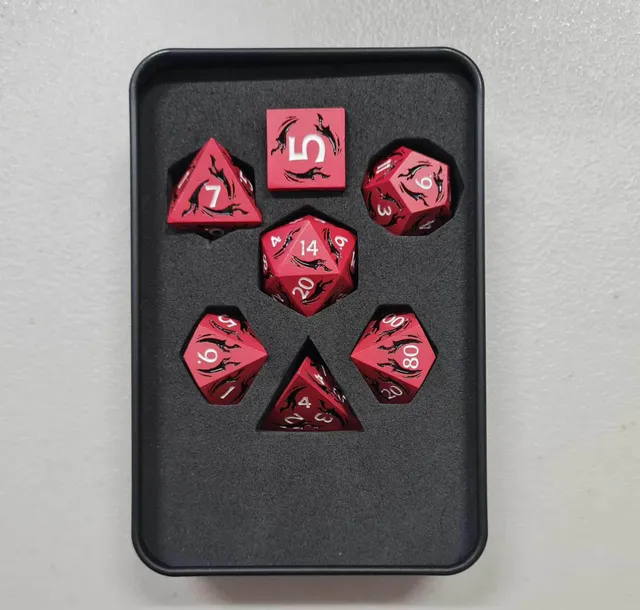 Metal Dagger Dice Red Black sada kovových kostek
