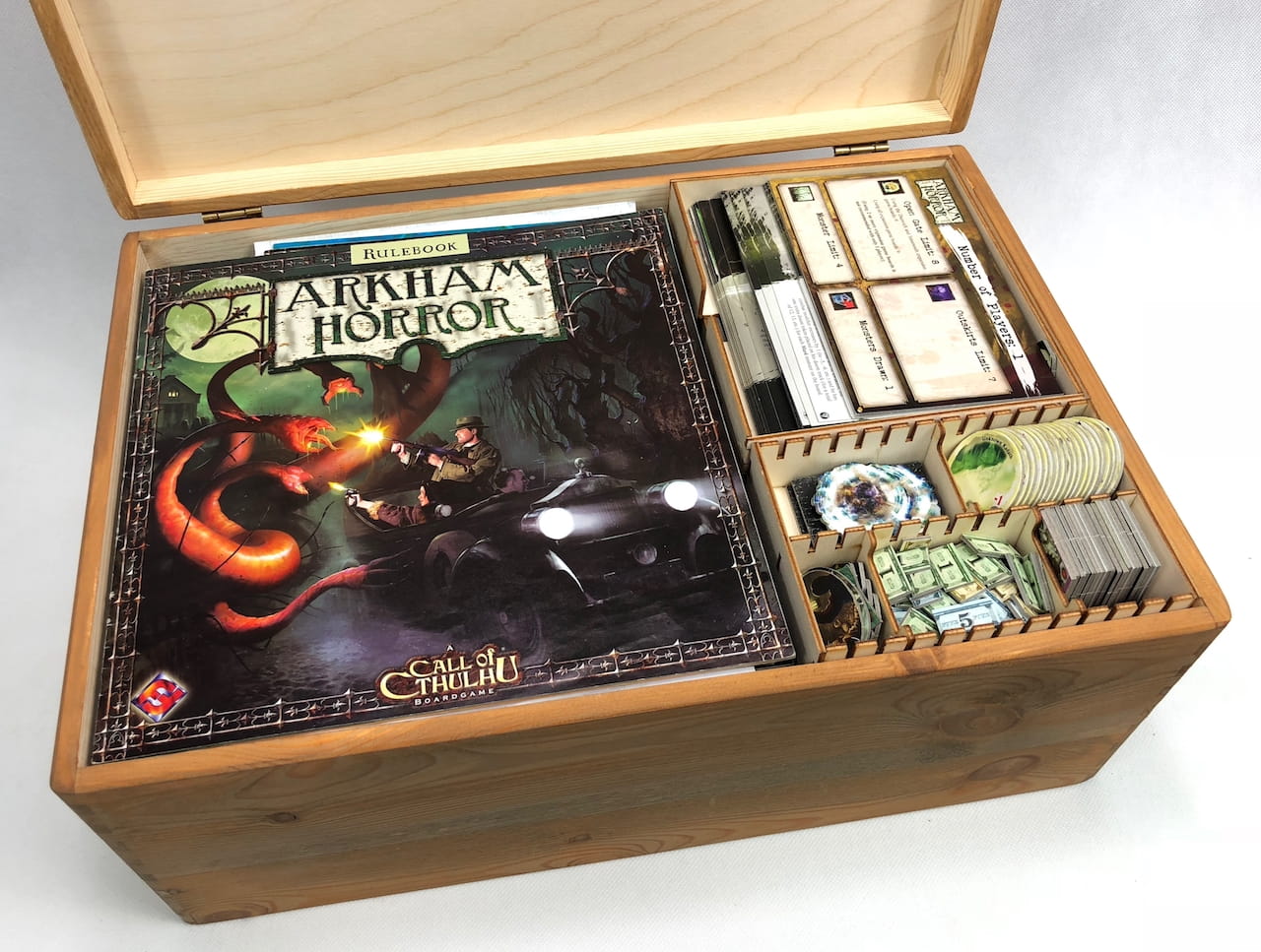 Geek Mod Skříň strachu Eldritch Horror truhla