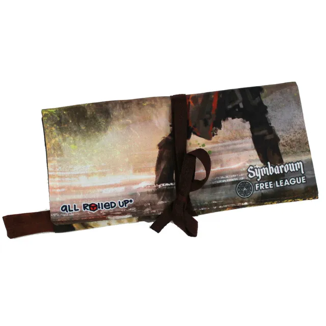 All Rolled Up Symbaroum rolovací pouzdro na kostky Marlit