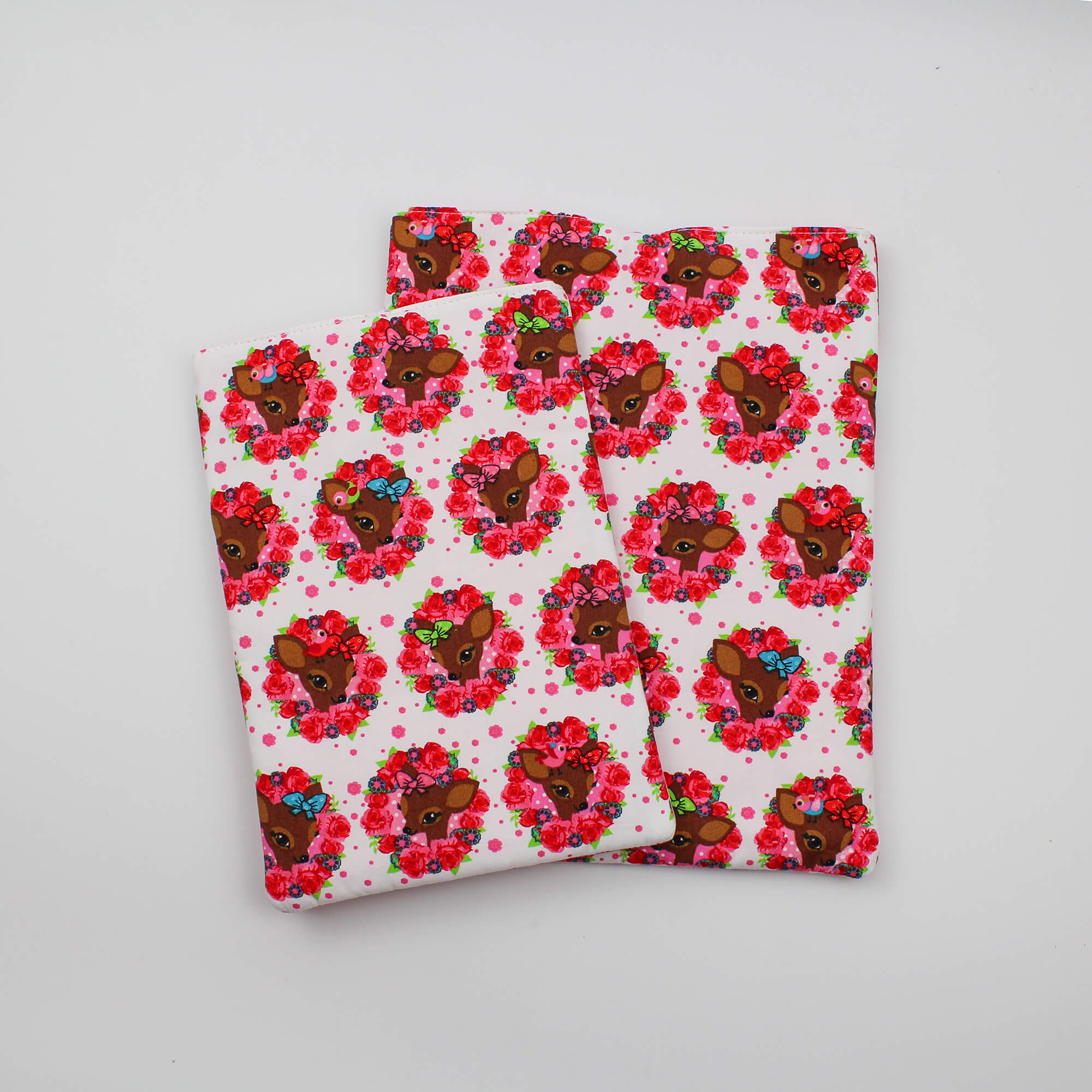 All Rolled Up Kawaii Deer obal na knihu a tablet