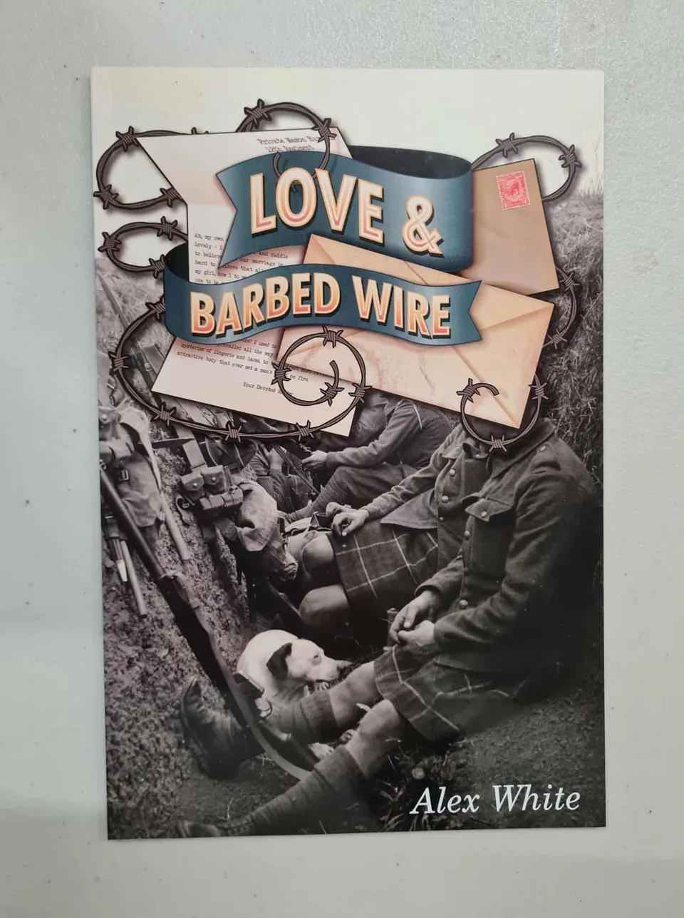All Rolled Up Love and Barbed Wire RPG hra pro 2 hráče dopisová