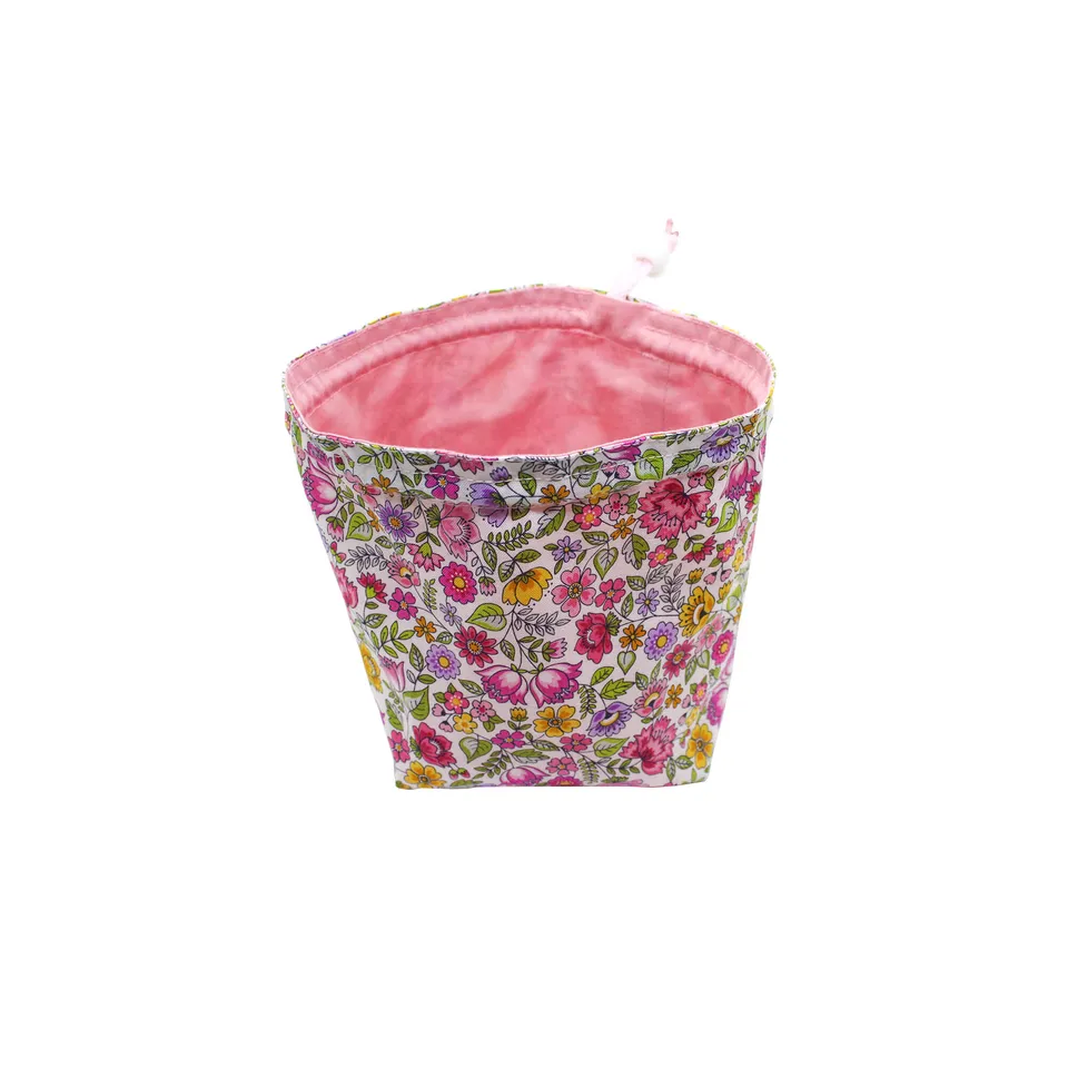 All Rolled Up ARU of Holding Pink Florals pytlík na kostky