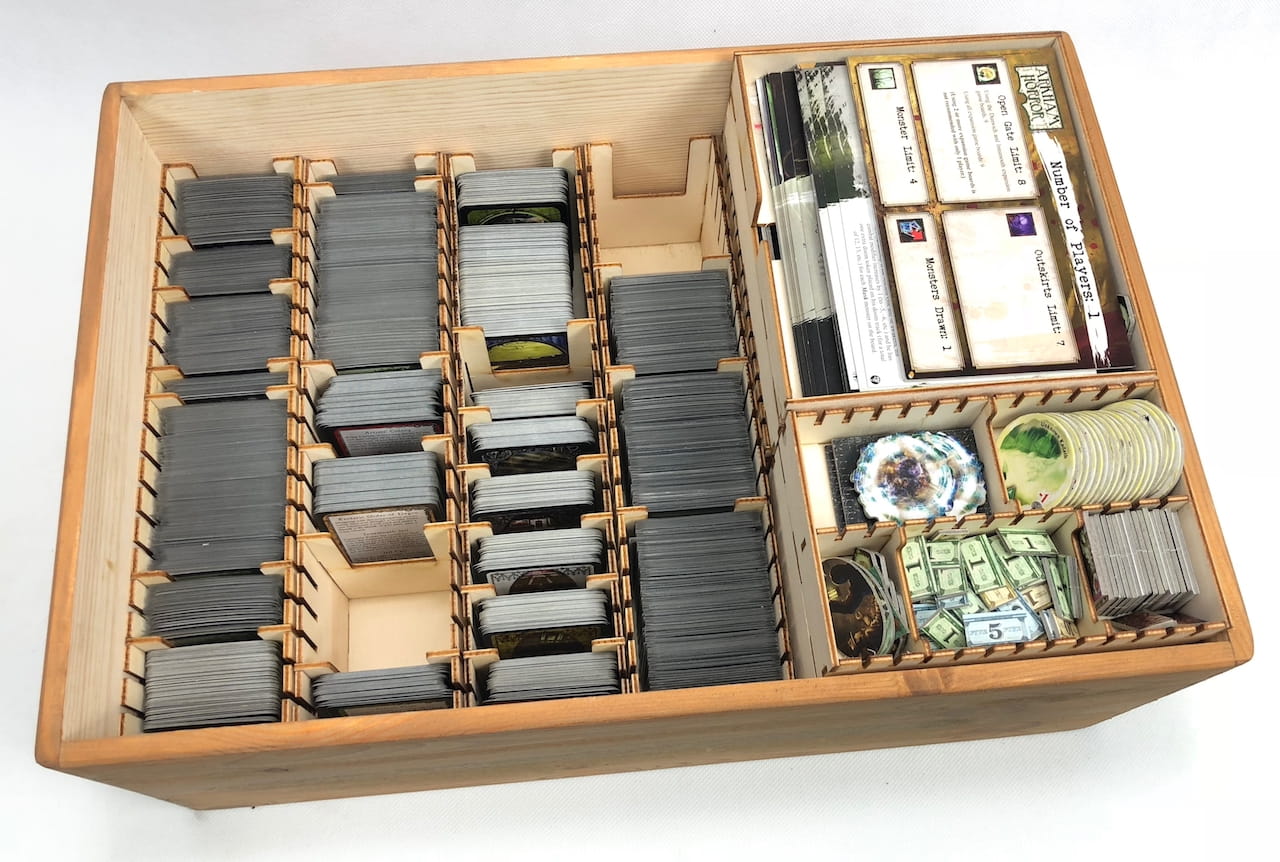 Geek Mod Skříň strachu Eldritch Horror truhla
