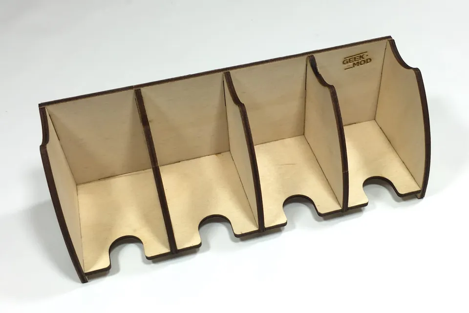 Geek Mod 4S podavač na karty 44x68 mm čtyřkomorový